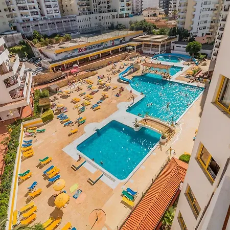 Apartment Sunny Flat W/ Balcony & Pool By Lovelystay